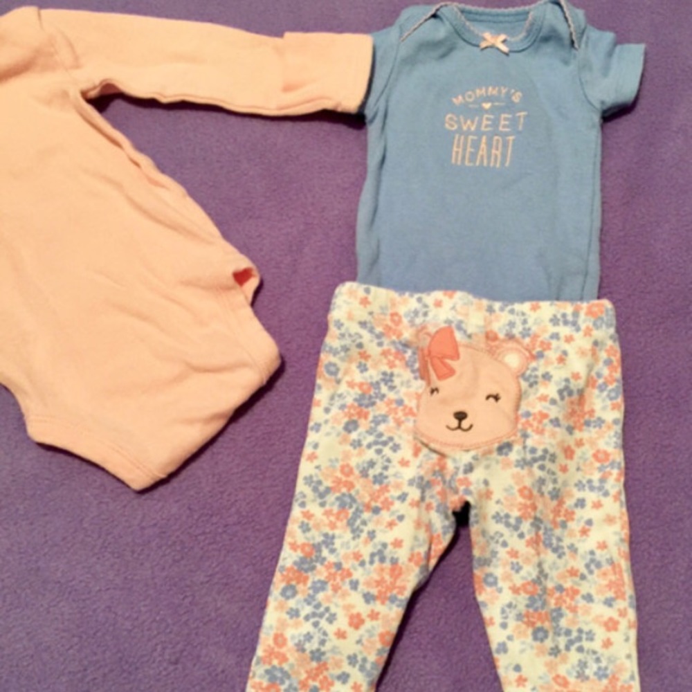 Carter's Newborn Matching Set - Picture 2 of 2